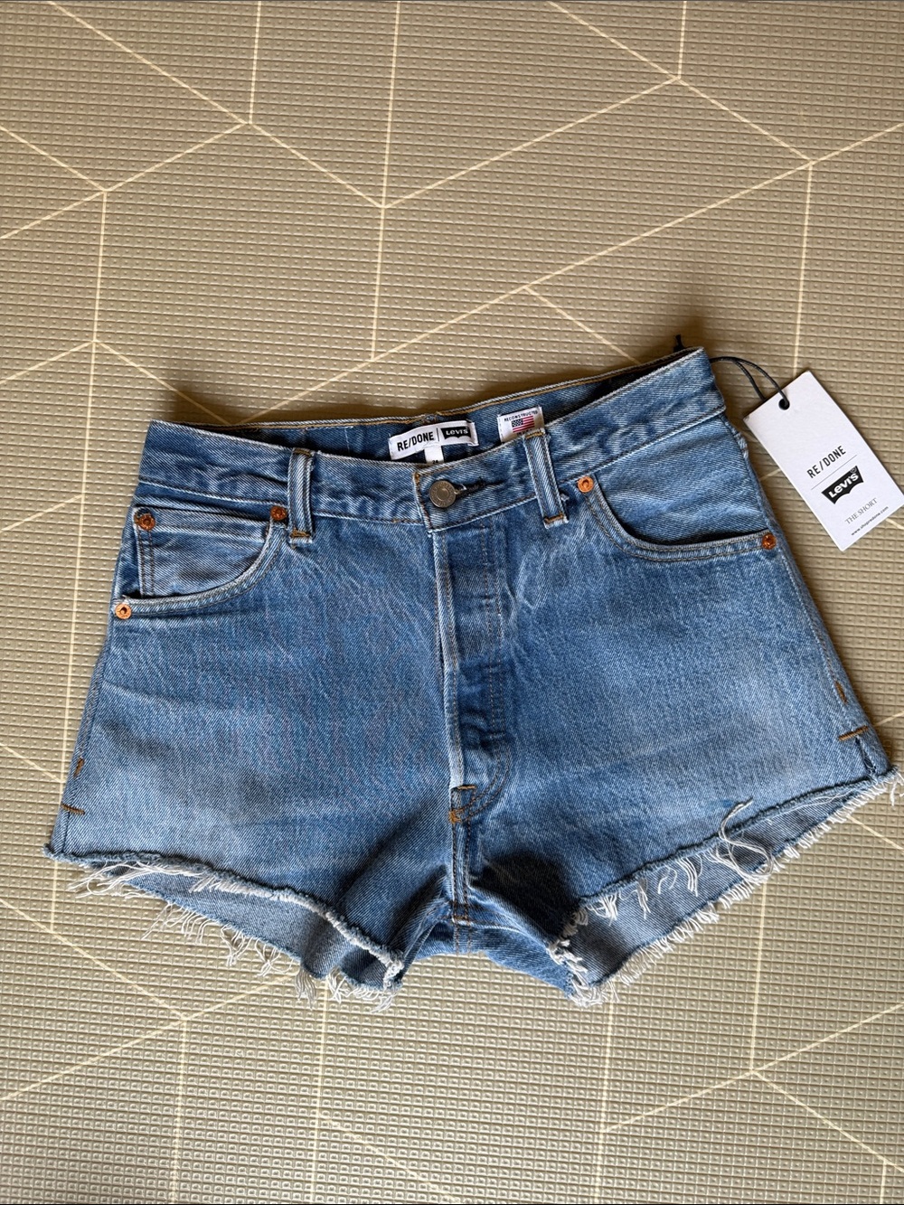 NWT Re/Done Levi’s The Shorts Blue Denim Jean Shorts Size 24